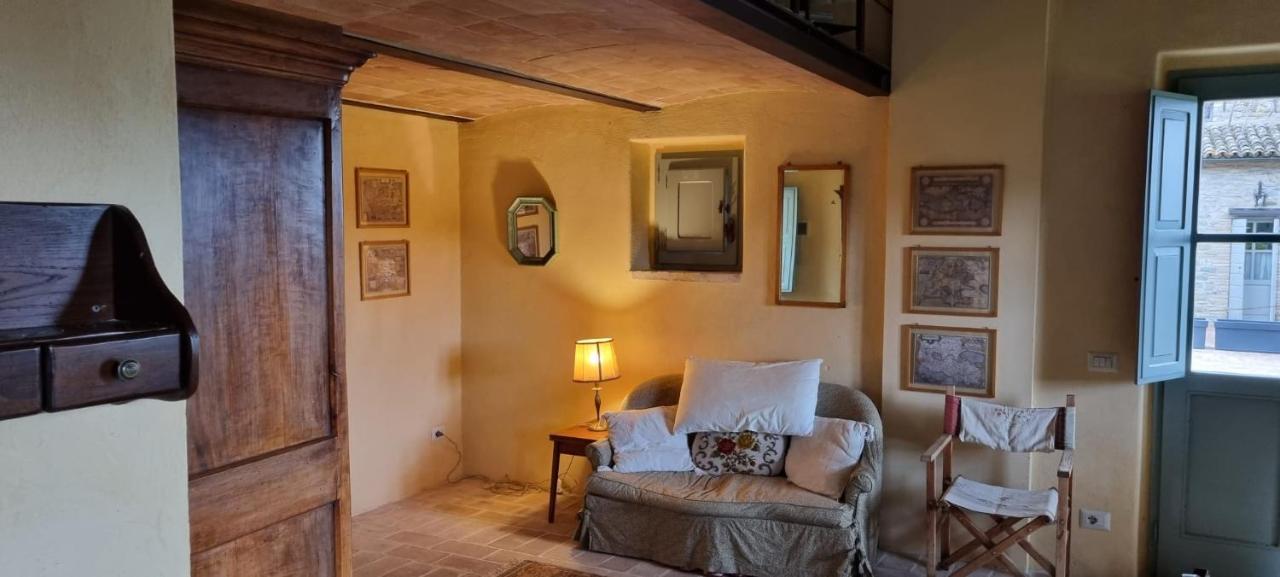 Borgo Cardaneto Bed & Breakfast Montone  Ngoại thất bức ảnh